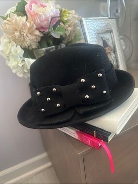 Helene Berman Black Studded Bow Wool Hat